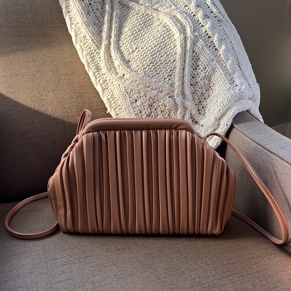 Gorgeous PU Leather Clutch. Taupe. Excellent condition. - Picture 4 of 12